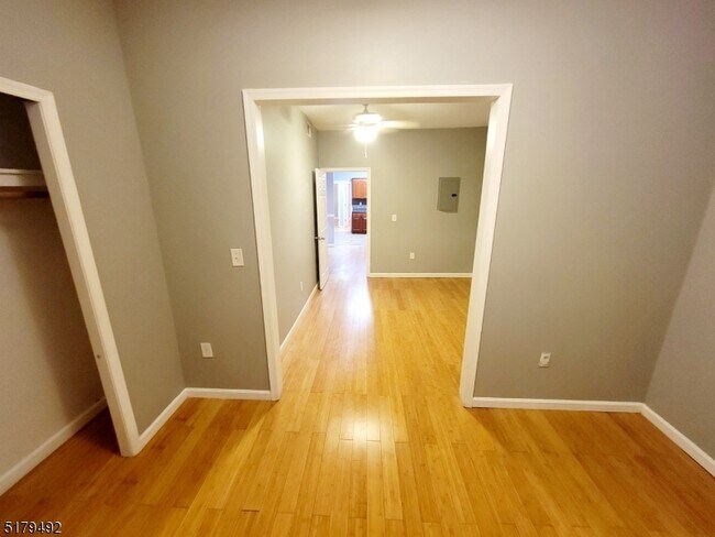 Building Photo - 43 Harding Terrace