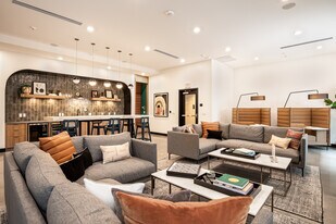 Interior Photo - Alice House