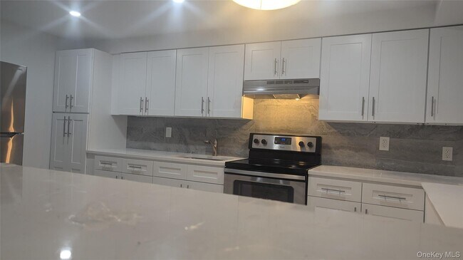 Building Photo - 9 Harrison St