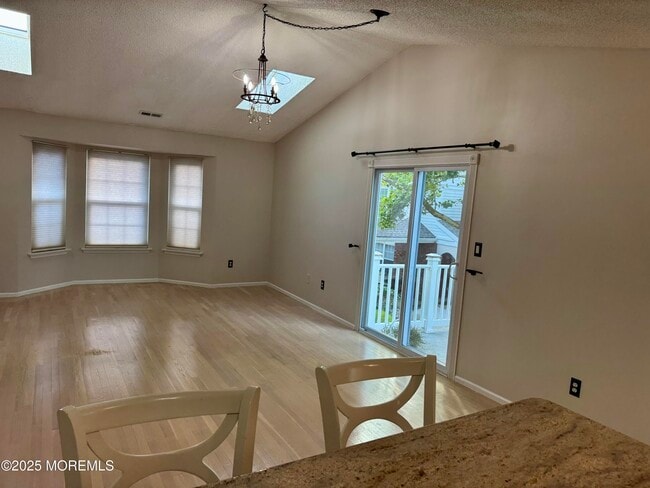 Building Photo - 148 Tulip Ln