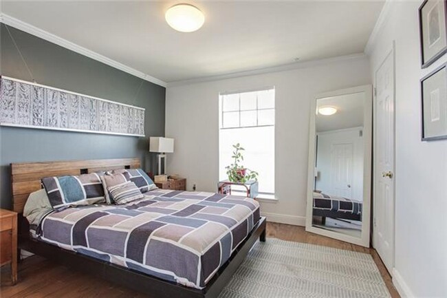 Building Photo - Condo unit in Gated community with open fl...