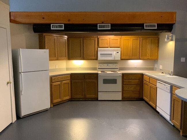 Building Photo - 1401 Avenue J