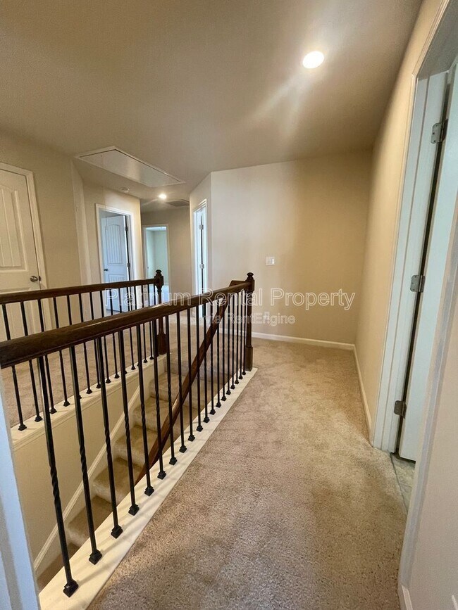 Building Photo - 4425 Huron Dr