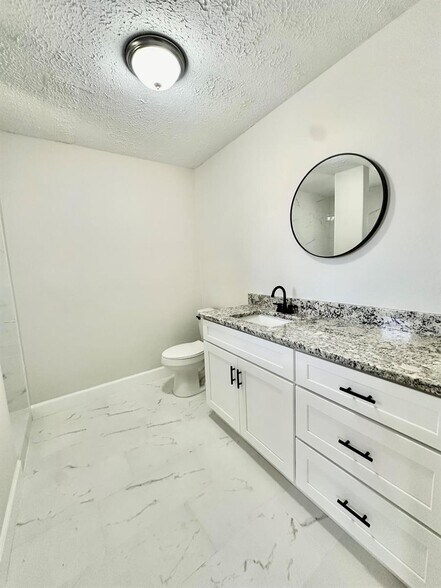 Building Photo - 6109 Tangelo Dr