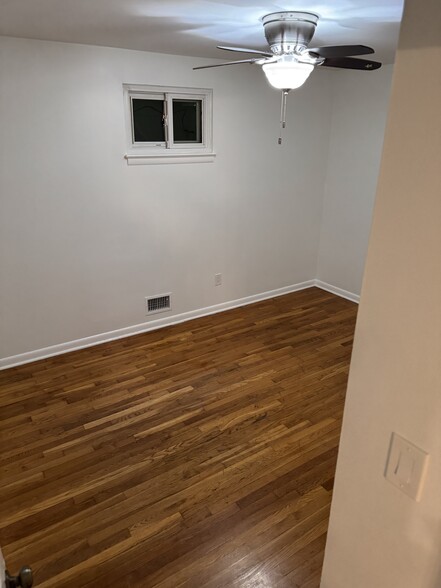 Bedroom #1 w/o furniture - 8113 D'Arcy Rd