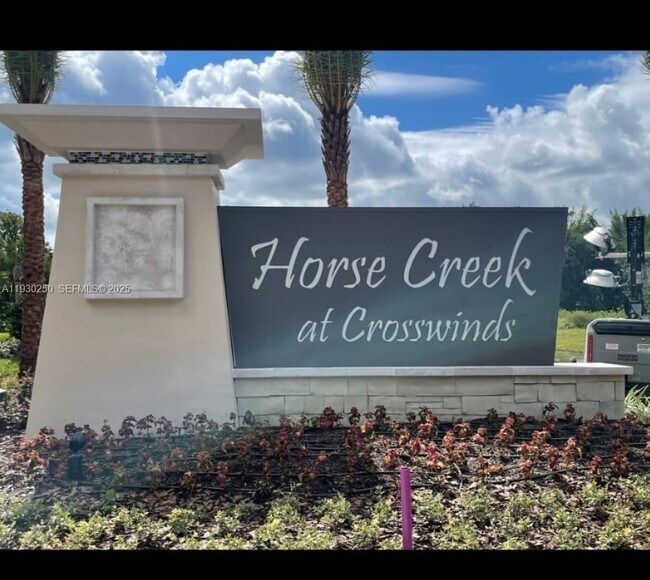 Building Photo - 2915 Canary Ave