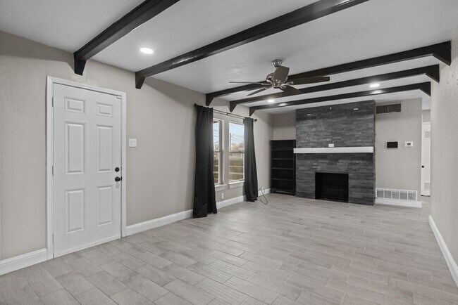 Building Photo - 1308 Laurel Ave