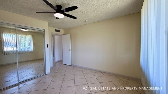 Building Photo - 4440 W Yucca St