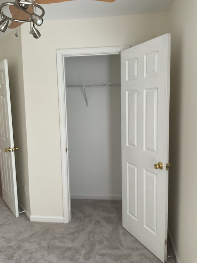 Building Photo - 3 bed, 2.5 bath in desirable Willowmere!