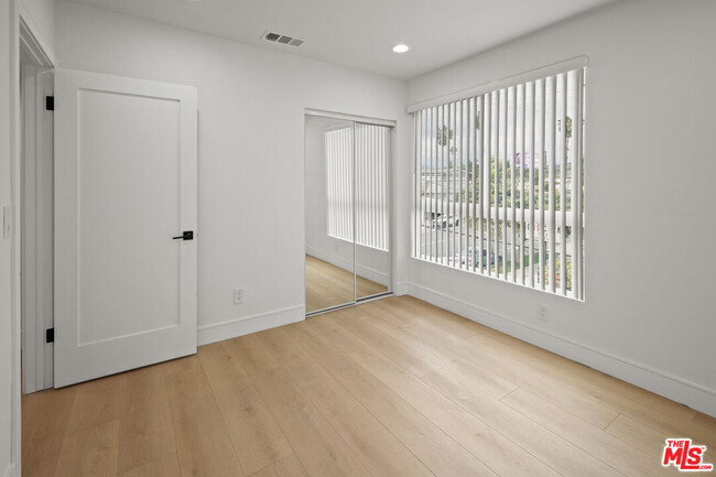 Building Photo - 2700 Fletcher Dr