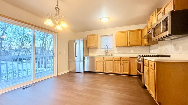 Building Photo - 126 Thomson Ln