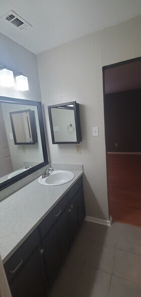 Building Photo - 7738 Staci Ct