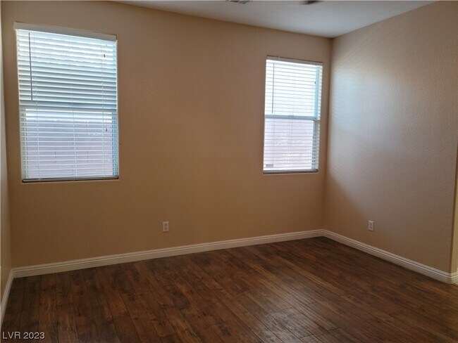 Building Photo - 1965 Digger Pine Dr