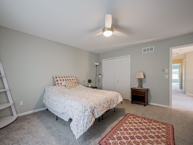 Building Photo - AVAILABLE NOW! Sun-Filled 3-Bed, 2.5-Bath Home with Golf Course Views in Bloomfield Hills