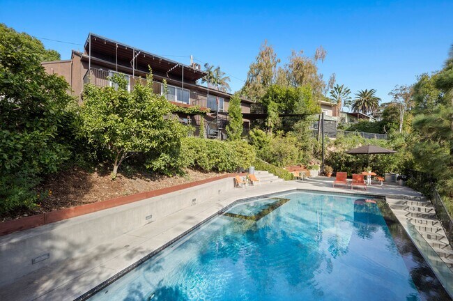 Building Photo - 3772 San Rafael Ave