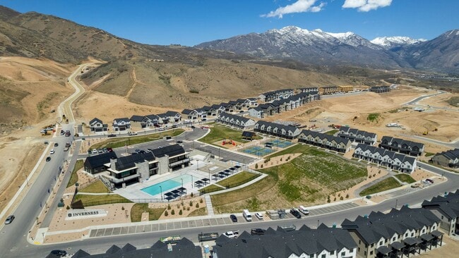 Building Photo - 513 E Levengrove Dr