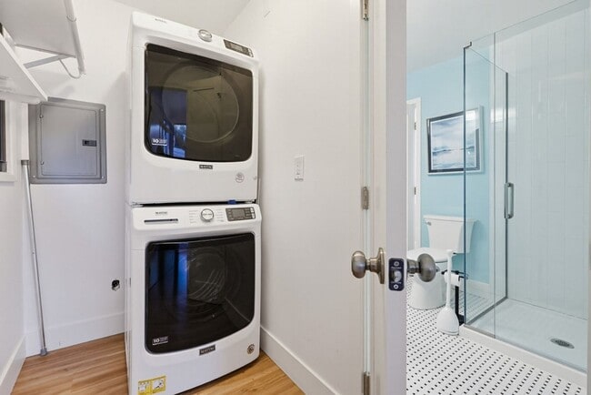 Building Photo - 3 Bedroom Home with Ocean Views in Point Loma