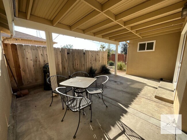 Building Photo - 3074 E Terrace Ave