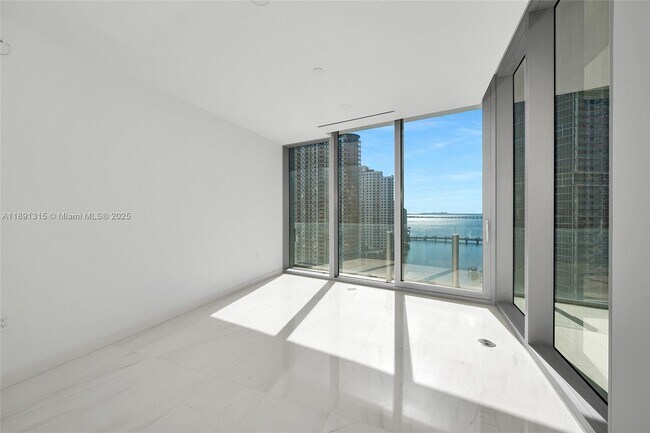 Building Photo - 300 Biscayne Blvd Way