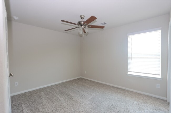Building Photo - 7219 Toluca Dr