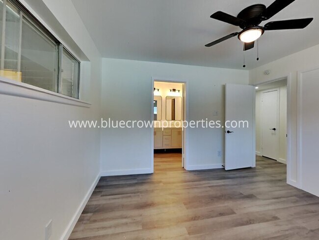 Building Photo - 2702 Wallin Dr