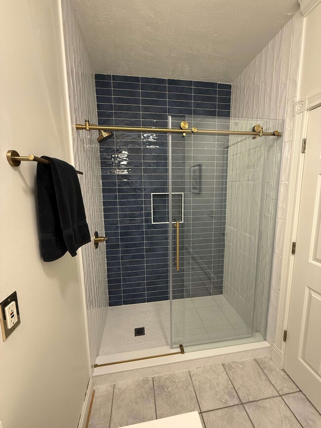 Building Photo - 33 Pinners Ln