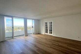 Building Photo - 10390 Wilshire Blvd