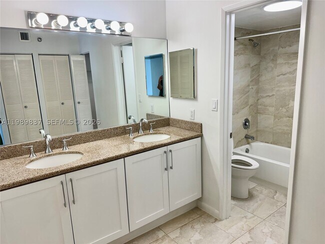 Building Photo - 20515 E Country Club Dr