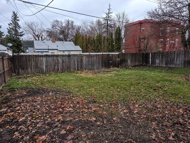 Building Photo - 5617 E Parkwater Ave