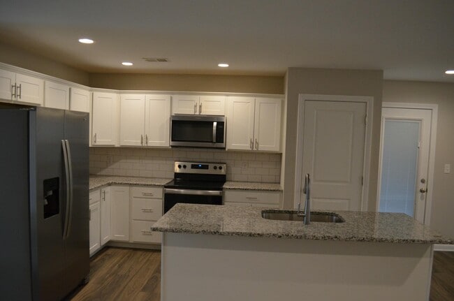 Building Photo - 4009 Ruby Rose Rd