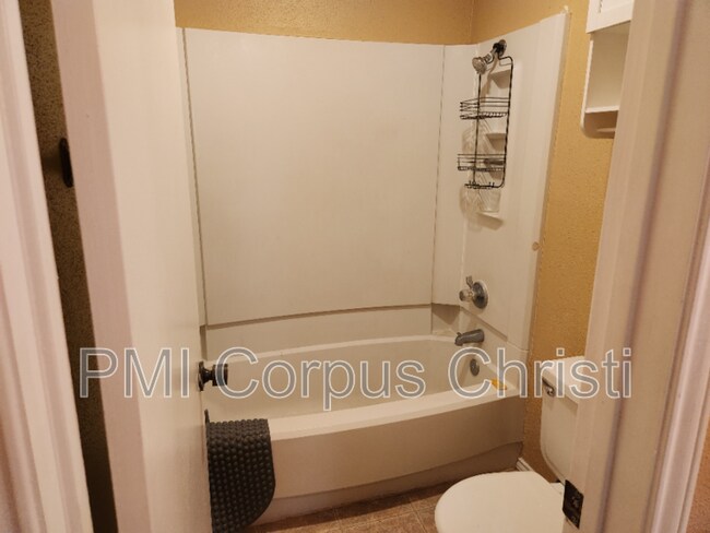 Building Photo - 6702 Everhart Rd