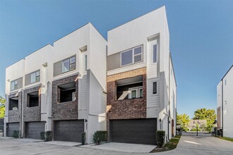 Building Photo - 5859 Dolores St