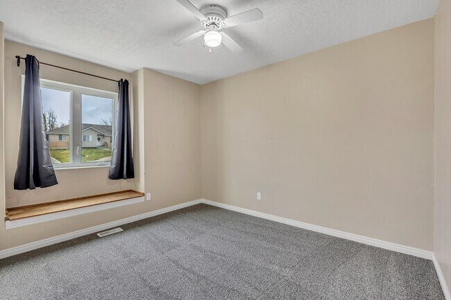 Building Photo - 778 S 410 E