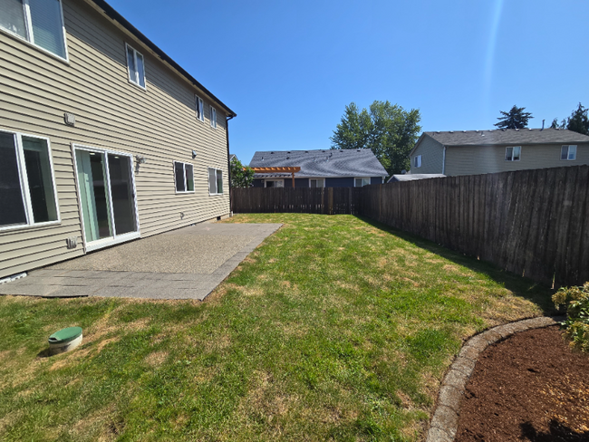 Building Photo - 4713 NE 39th St