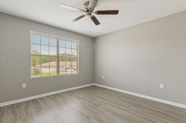 Building Photo - Spacious 5-Bedroom Home  – Prime Amelia Co...