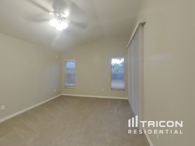 Building Photo - 11724 S Stone Ln