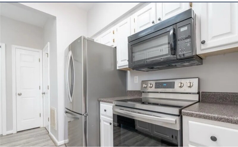 Building Photo - 302 Primrose Ln