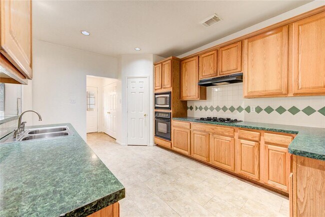 Building Photo - 15206 Garett Green Cir