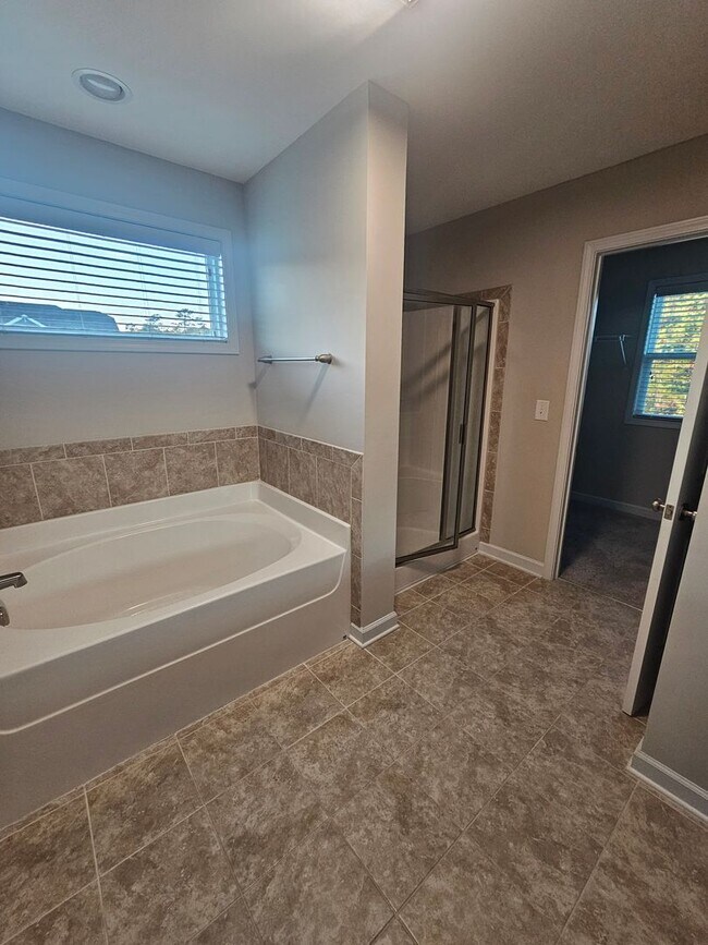 Building Photo - 4 Bedroom Home in Sneads Ferry