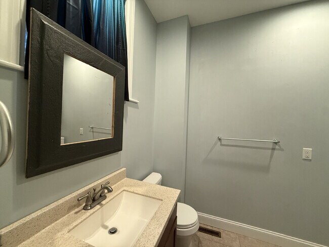 Building Photo - "Charming 1-Bedroom with Hardwood Elegance in Lancaster’s Heart!"