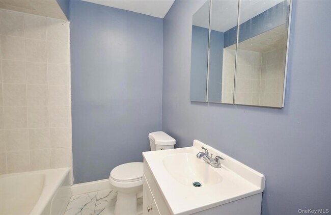 Building Photo - 724 E 96th St