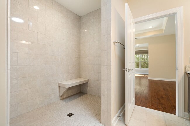 Building Photo - Gorgeous Home in Durham!