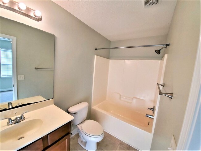 Building Photo - 202 Lanieve Ct