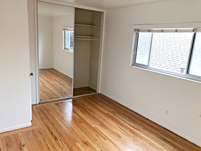 Building Photo - 76 Linda Ave