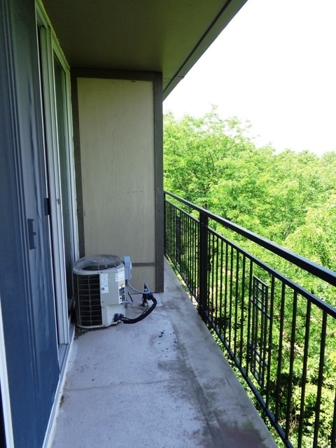 Building Photo - 5810 Oakwood Dr