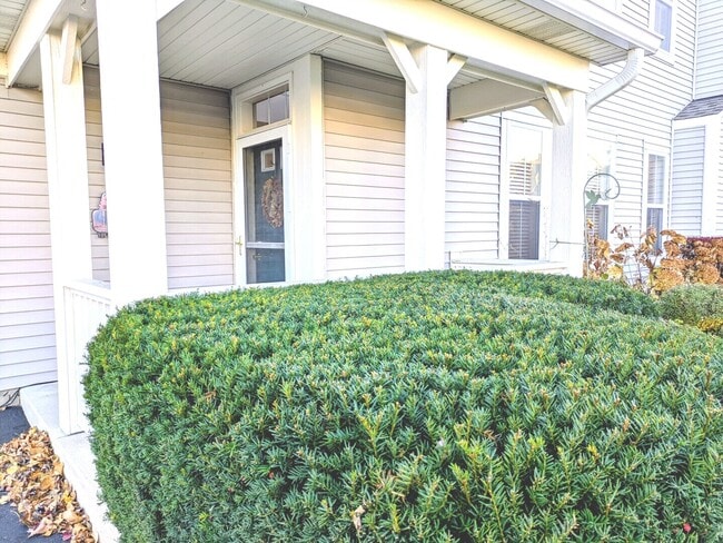 Building Photo - 2927 Falling Waters Ln