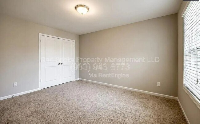 Building Photo - 1410 Bramblewood Dr