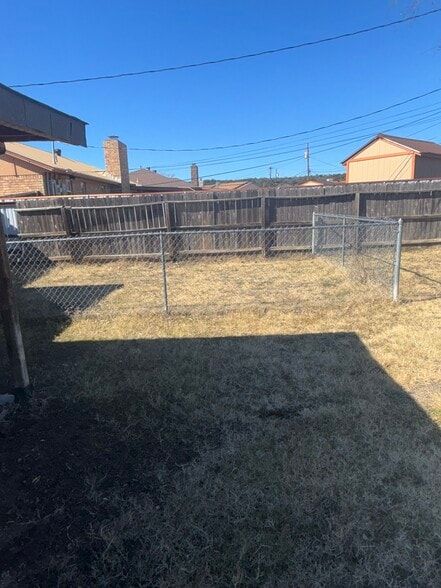 Building Photo - 109 E Blancas Dr