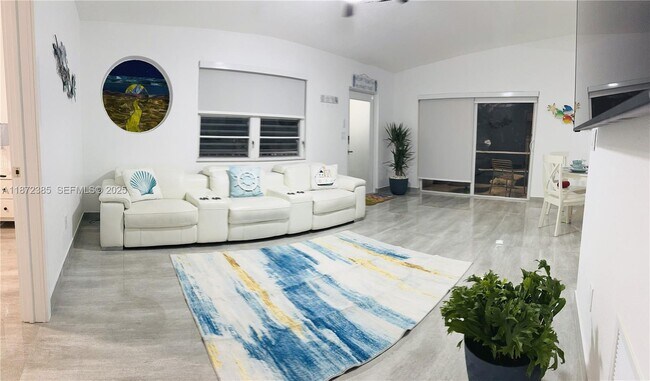 Building Photo - 60 SE Marlin Ave