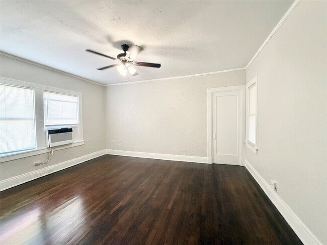 Building Photo - 3920 Fannin St